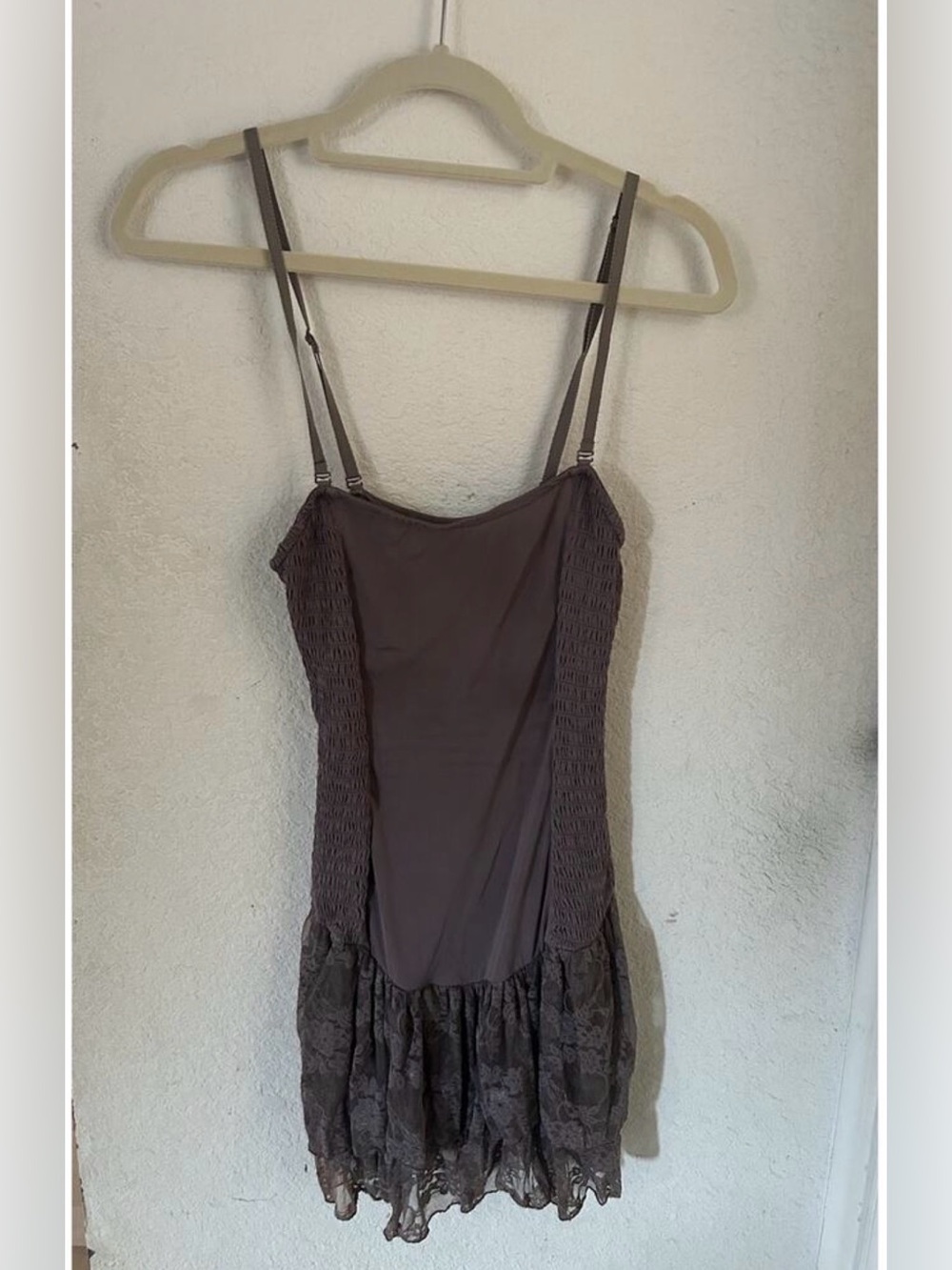 Intimately by FREE PEOPLE Brown Lace Ruffled Smocked Sides Stretchy Mini Slip